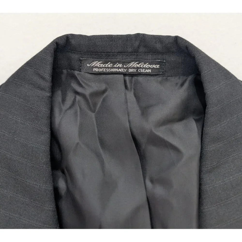 Kilburne and Finch Men's Blazer Jacket Sport Coat Size 44L Black Pinstripe